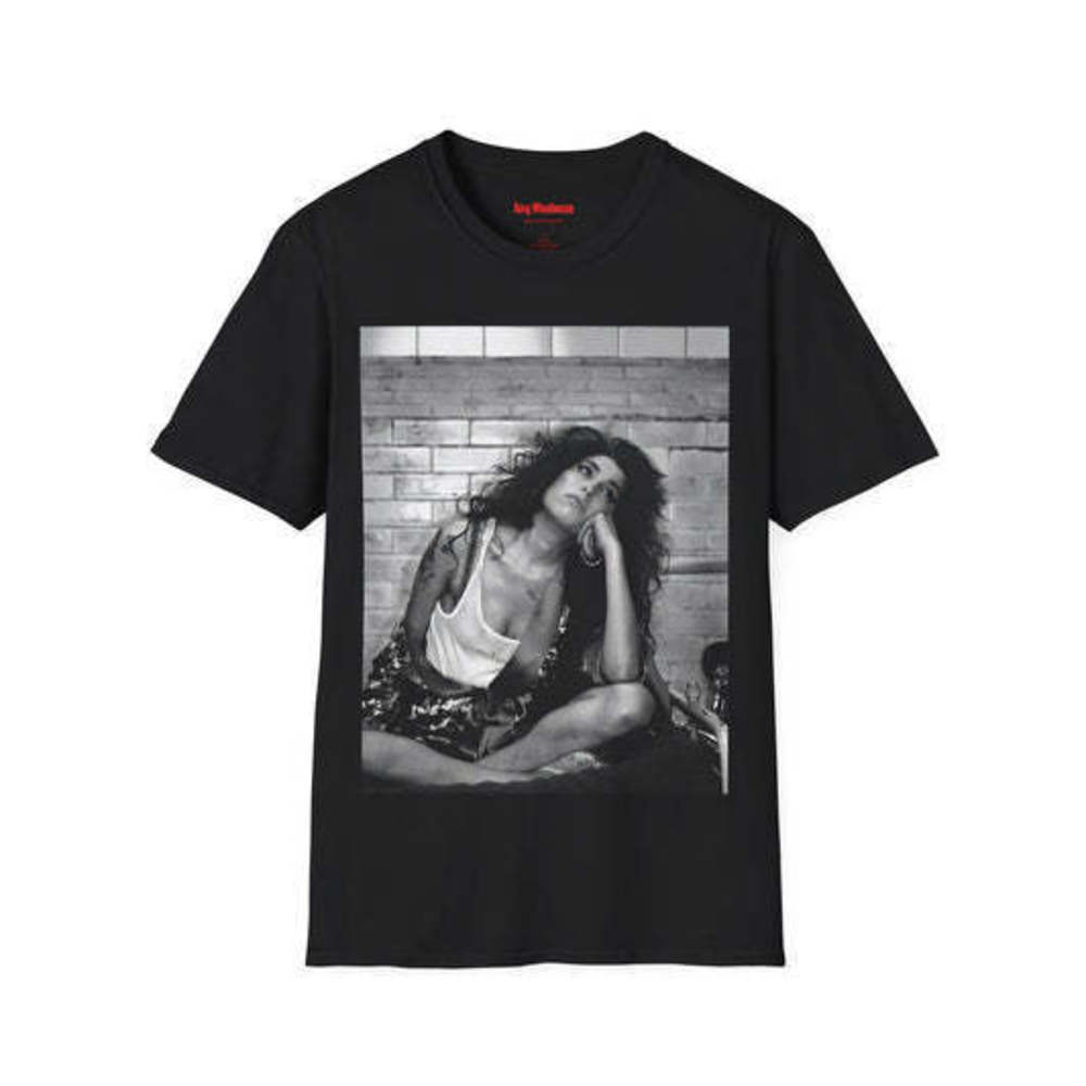 Amy Winehouse T-shirt - Music Tour Shirt, Gift for Fans